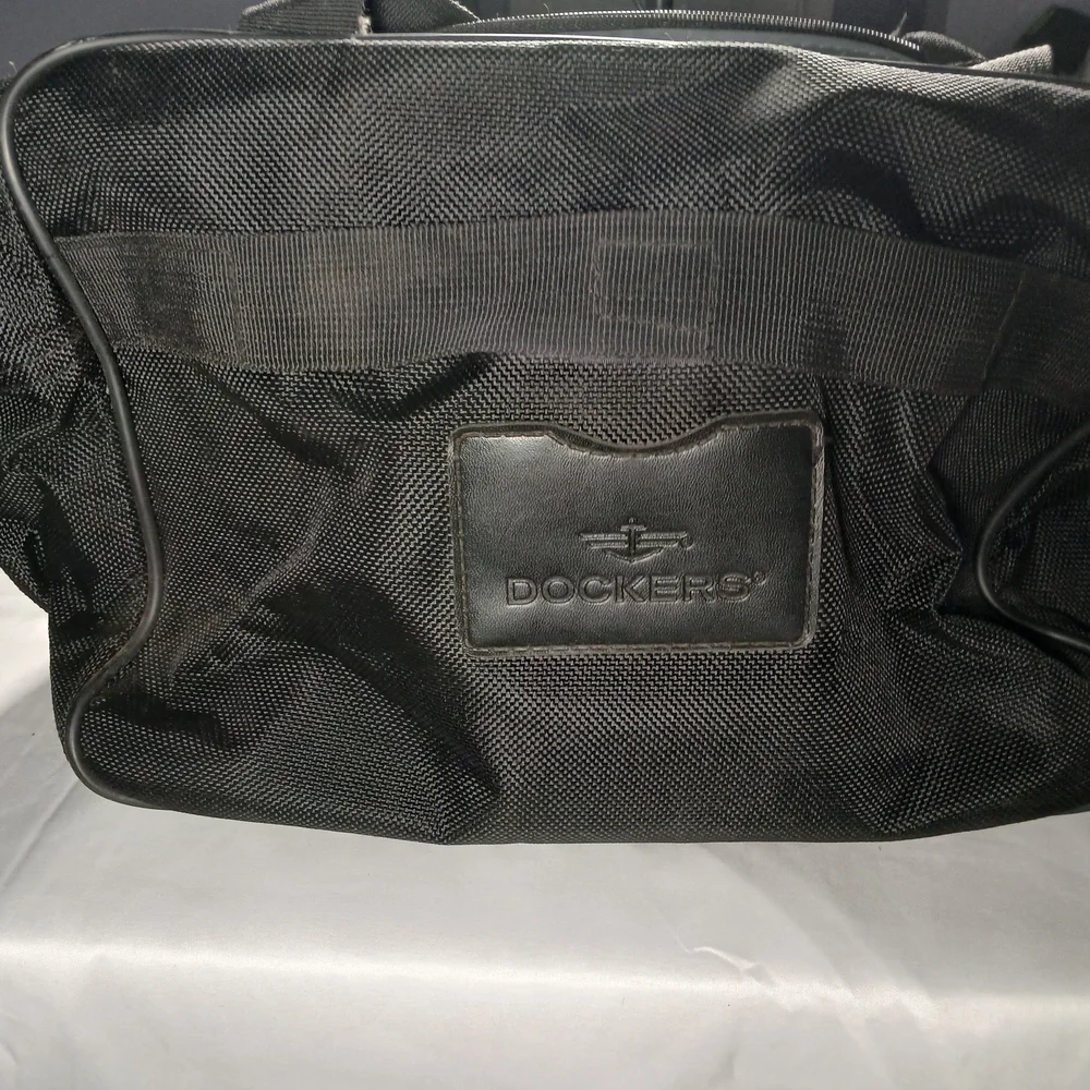 Dockers Black Men’s Laptop Messenger Bag with Shoulder Pad
